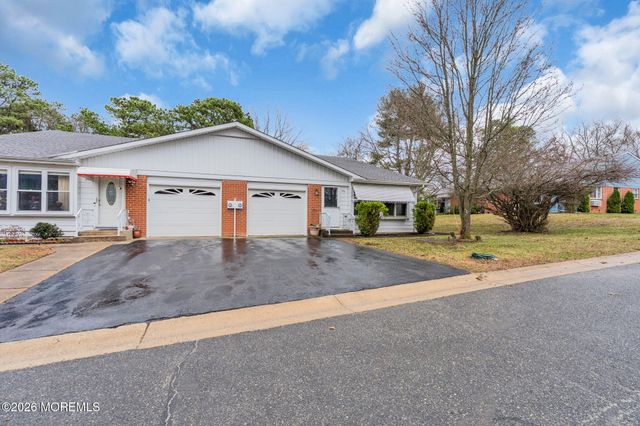 26 B Moccasin Drive B, Whiting, NJ 08759