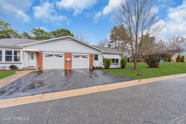 26 B Moccasin Drive B, Whiting, NJ 08759