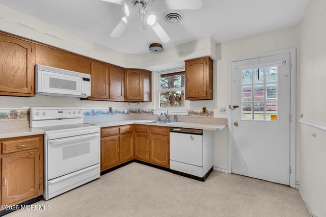 26 B Moccasin Drive B, Whiting, NJ 08759