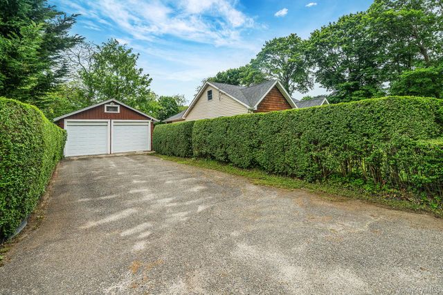 75 Champlin Avenue, Bellport, NY 11713
