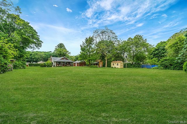 75 Champlin Avenue, Bellport, NY 11713