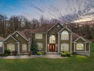 26 Erin Court, Middletown, NY 10941