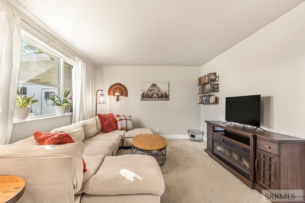 Image 12 of property listing at 605 Melrose Drive, Idaho Falls, ID 83401