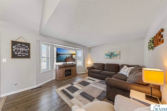 549 Marie Lane, North Mankato, MN 56003