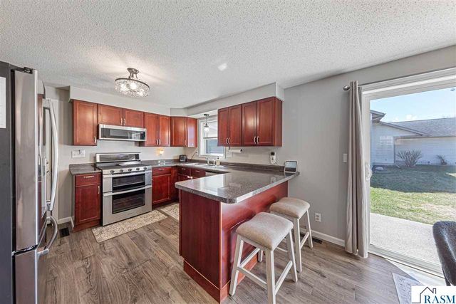 549 Marie Lane, North Mankato, MN 56003