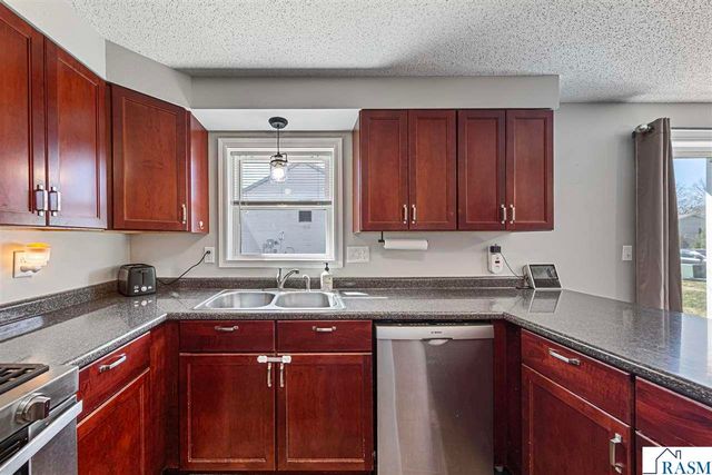 549 Marie Lane, North Mankato, MN 56003
