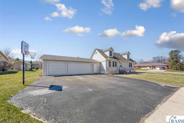 549 Marie Lane, North Mankato, MN 56003