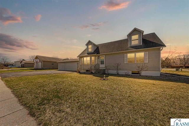 549 Marie Lane, North Mankato, MN 56003