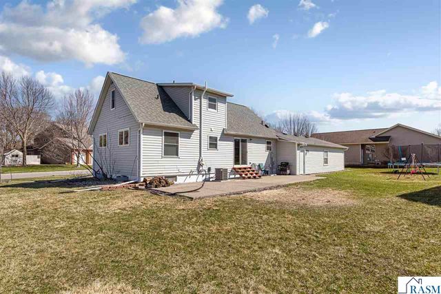 549 Marie Lane, North Mankato, MN 56003