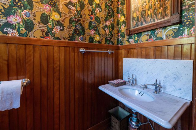 144 Taconic Avenue, Manchester, VT 05254