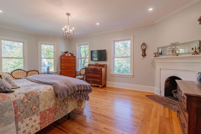 144 Taconic Avenue, Manchester, VT 05254