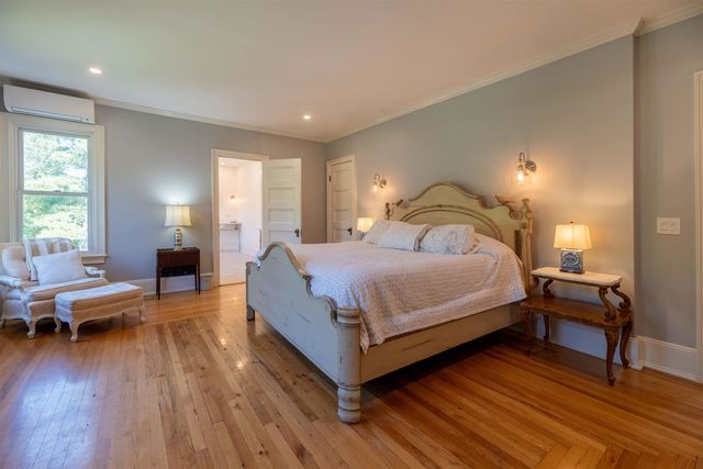 144 Taconic Avenue, Manchester, VT 05254