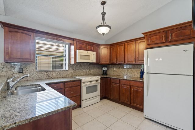 4781 Brighton Lakes Boulevard, Boynton Beach, FL 33436