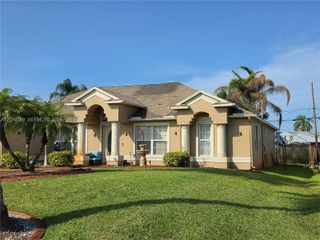 2637 SW Monterrey Ln, Port St. Lucie, FL 34953