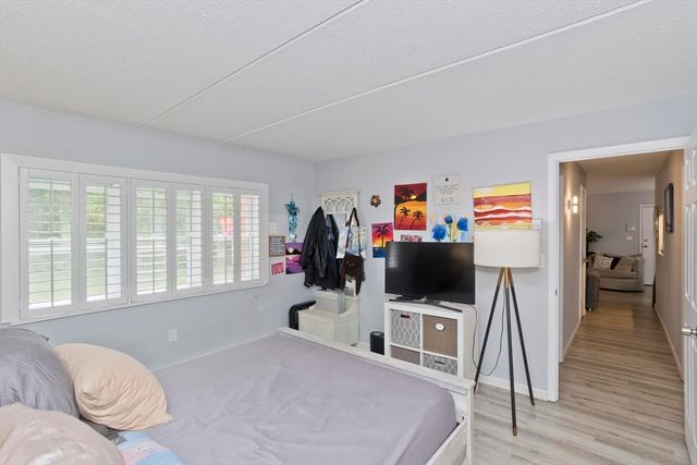 24 Maplecrest Cir D, Holyoke, MA 01040