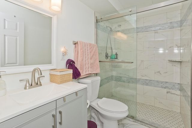 24 Maplecrest Cir D, Holyoke, MA 01040