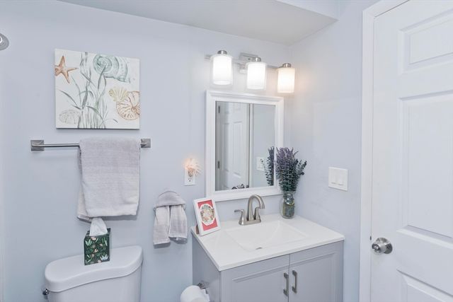 24 Maplecrest Cir D, Holyoke, MA 01040