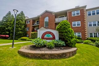 24 Maplecrest Cir D, Holyoke, MA 01040