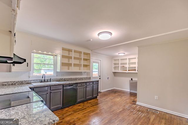 107 Lassiter Drive, Dublin, GA 31021