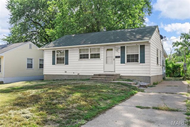 416 Midlothian Road, St Louis, MO 63137