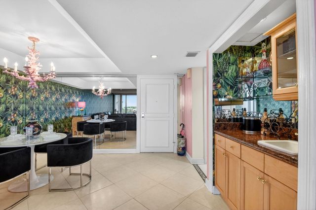 3589 S Ocean Boulevard 609, South Palm Beach, FL 33480