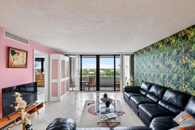 3589 S Ocean Boulevard 609, South Palm Beach, FL 33480