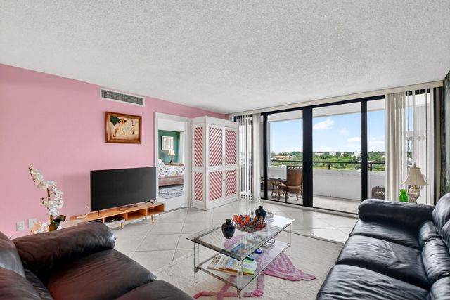 3589 S Ocean Boulevard 609, South Palm Beach, FL 33480