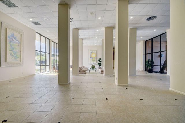 3589 S Ocean Boulevard 609, South Palm Beach, FL 33480