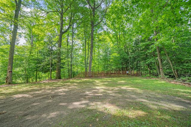 8558 Monterey Dr, Evart, MI 49631