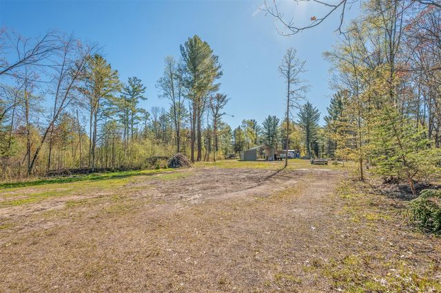 8558 Monterey Dr, Evart, MI 49631