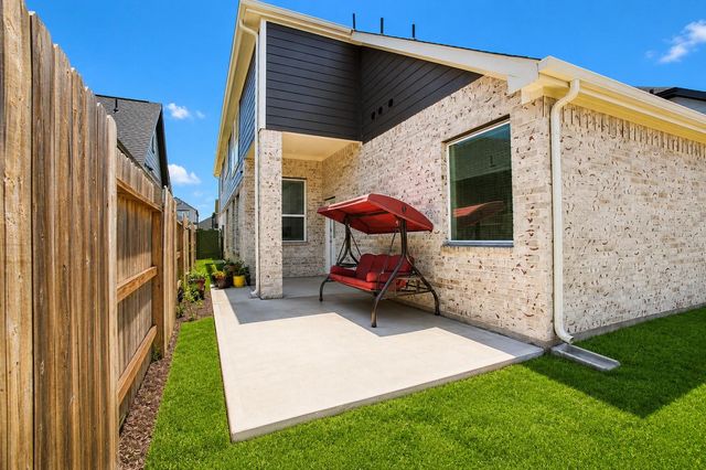 17722 Tree Of Heaven, Conroe, TX 77385