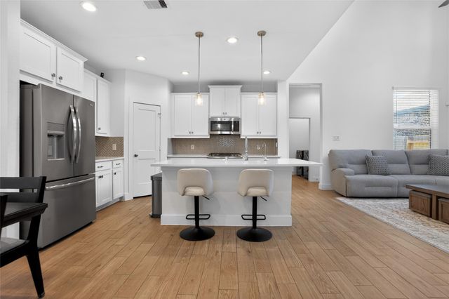 17722 Tree Of Heaven, Conroe, TX 77385