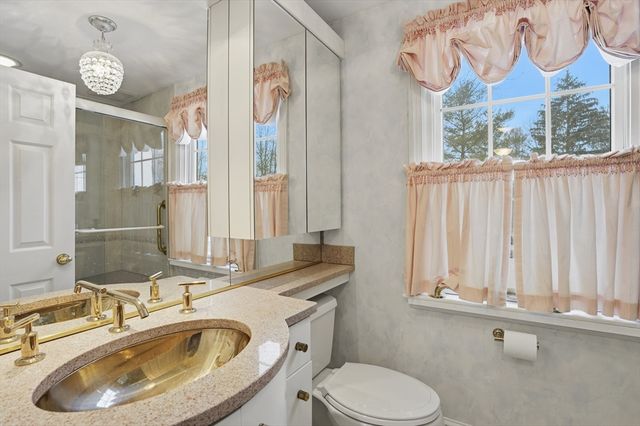 47 Collins St 50, Danvers, MA 01923