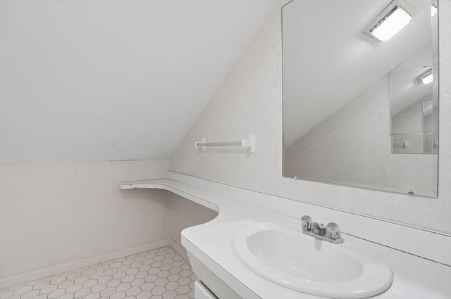 47 Collins St 50, Danvers, MA 01923