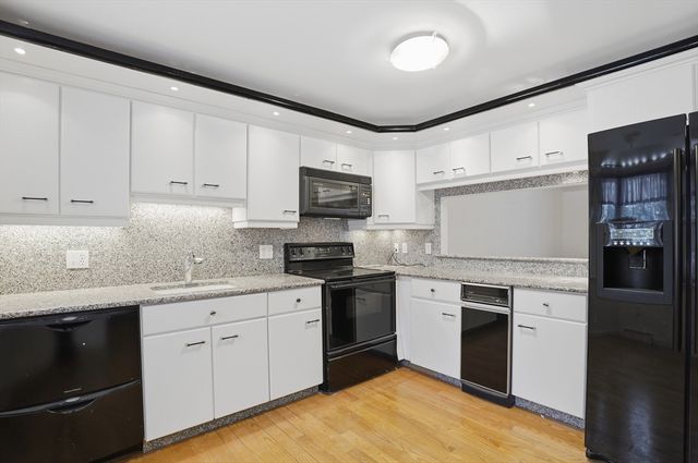 47 Collins St 50, Danvers, MA 01923