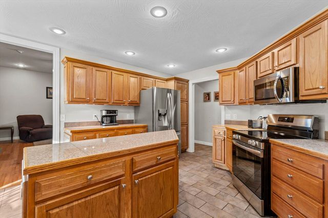 717 North Milton Drive, Nixa, MO 65714