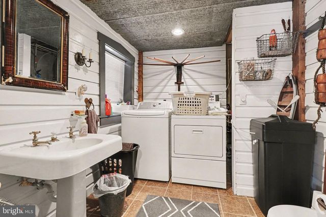 337 ECKMAN RD, Lancaster, PA 17603