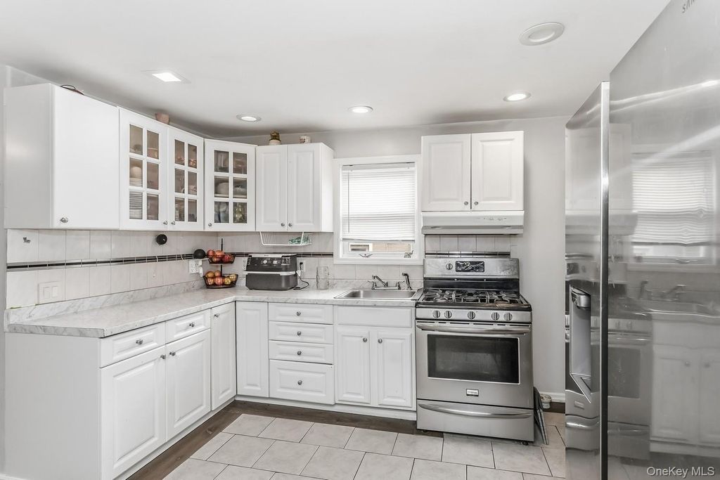 32 Franklin Street, East Rockaway, NY 11518 — photo 3