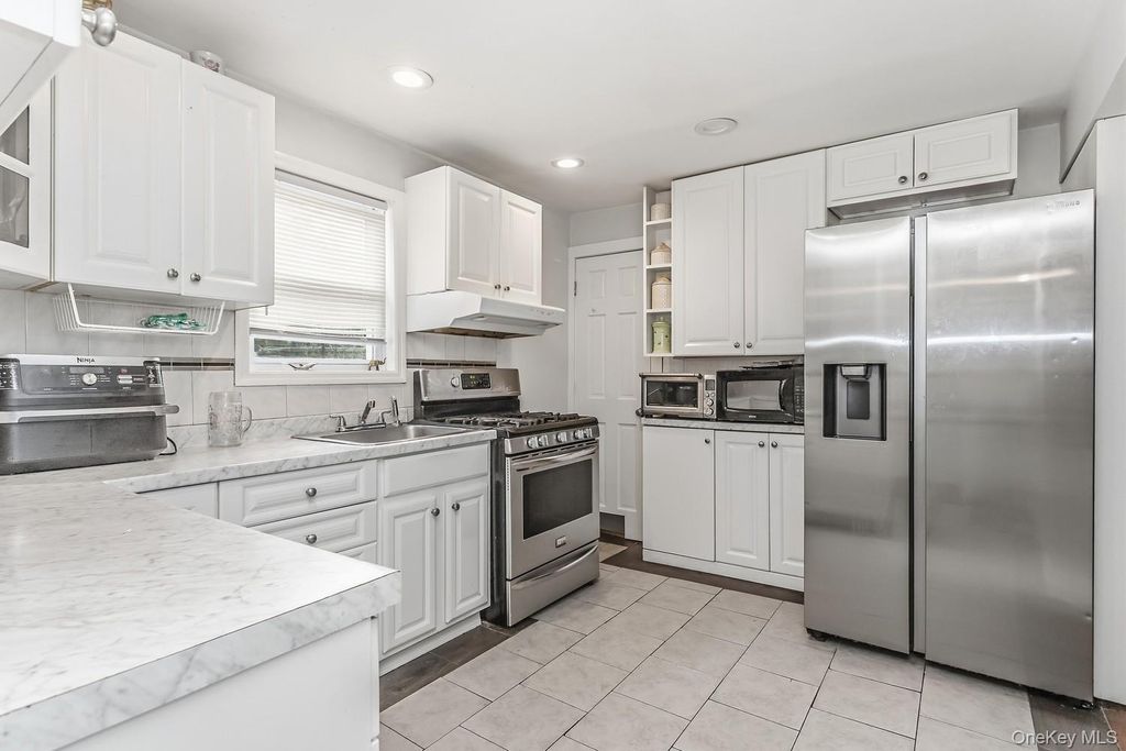 32 Franklin Street, East Rockaway, NY 11518 — photo 4