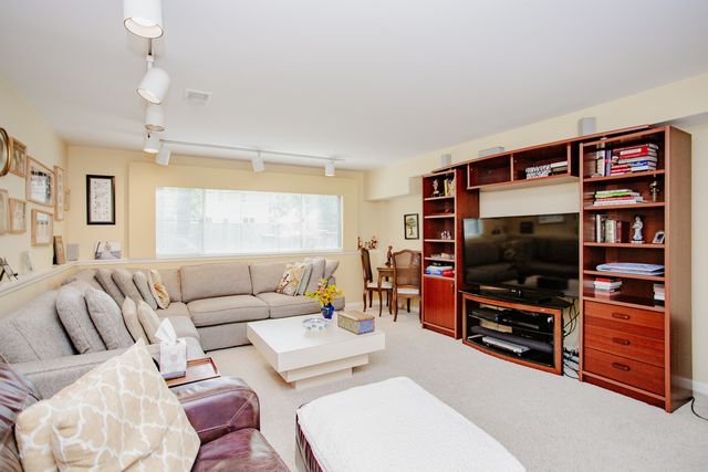 1133 KENTON Road, Deerfield, IL 60015