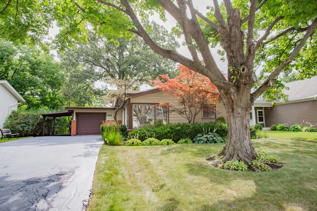 1133 KENTON Road, Deerfield, IL 60015