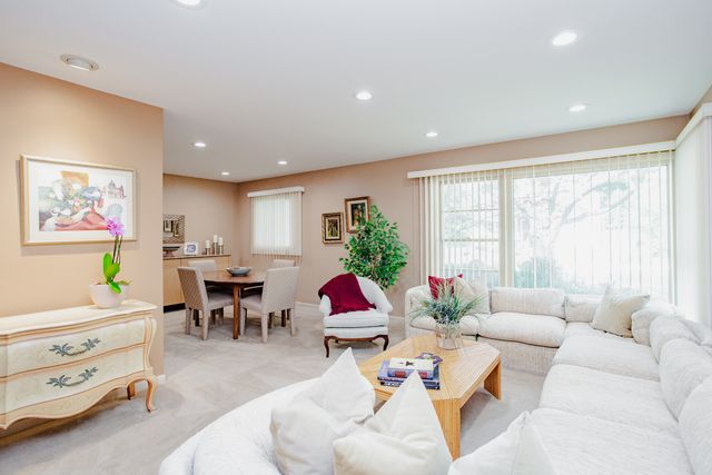 1133 KENTON Road, Deerfield, IL 60015