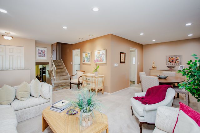 1133 KENTON Road, Deerfield, IL 60015