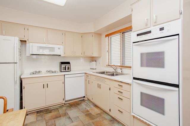 1133 KENTON Road, Deerfield, IL 60015