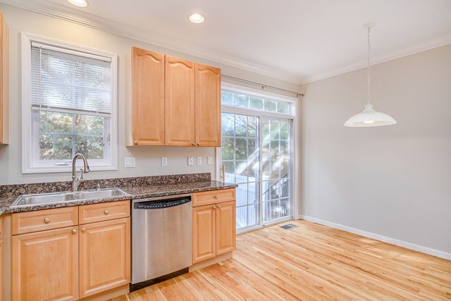 92 Woodcrest Lane 92, Danbury, CT 06810