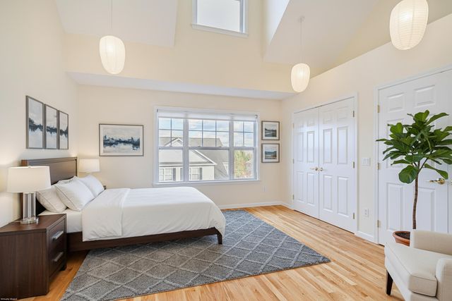 92 Woodcrest Lane 92, Danbury, CT 06810