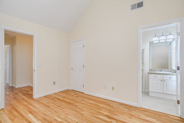 92 Woodcrest Lane 92, Danbury, CT 06810