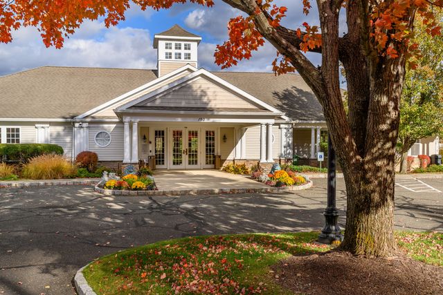 92 Woodcrest Lane 92, Danbury, CT 06810