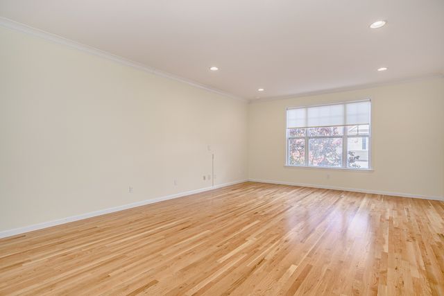 92 Woodcrest Lane 92, Danbury, CT 06810