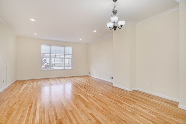 92 Woodcrest Lane 92, Danbury, CT 06810